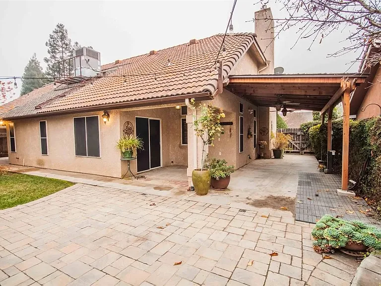 1838 E Shea Dr — Photo 33