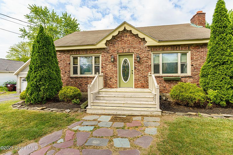 3rd image of 407 Consaul Road