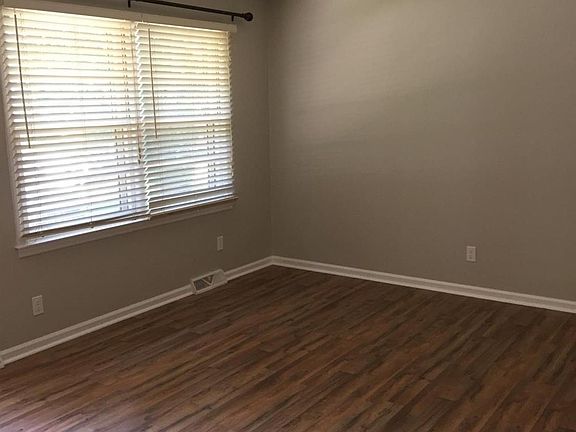 4th image of 3528 Galahad Dr