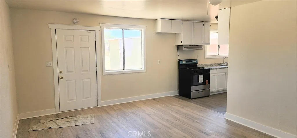 1 bed, 800 sqft, $1,000 — Photo 3