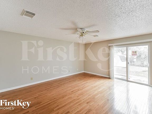 2nd image of 8226 Cantura Mls