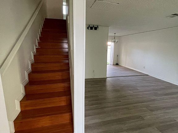 3rd image of 17077 Roscoe Blvd Unit 8
