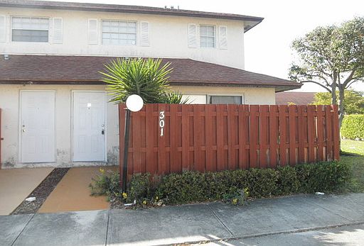 1st image of 301 Cypress Way W