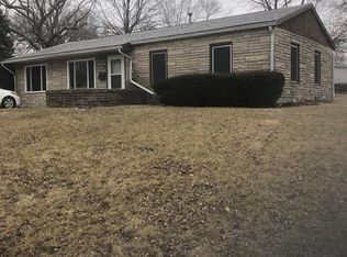 1705 Crestview Dr, Danville, IL 61832