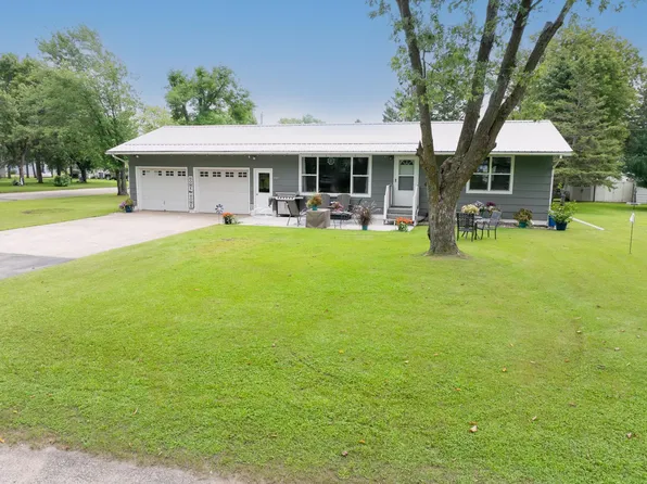 321 N Dayton Ave, Parkers Prairie, MN 56361