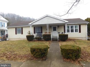 27 W Specht St, McClure, PA 17841