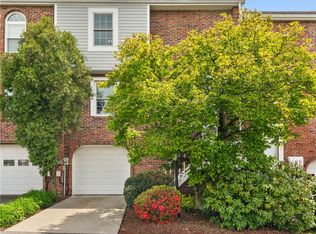 226 Carters Grove Dr, Gibsonia, PA 15044