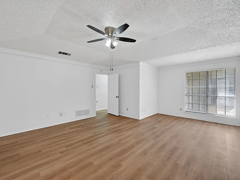 4018 Saint Christopher Ln — Photo 15