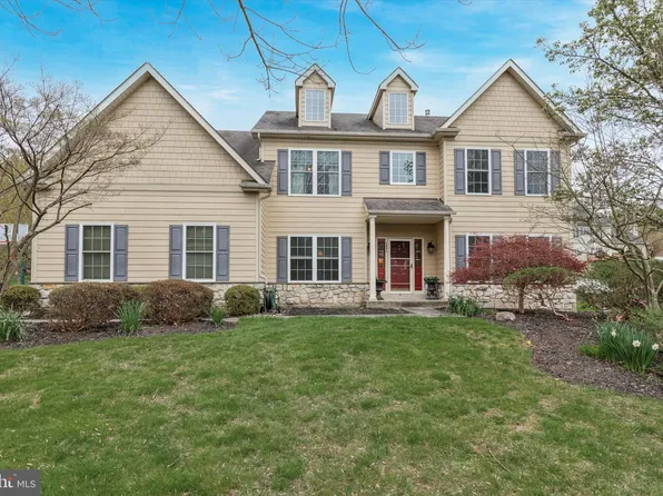 3997 Stirrup Dr, Doylestown, PA 18902