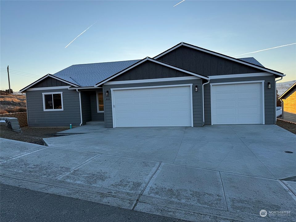 1st image of 851 N Macaw Avenue