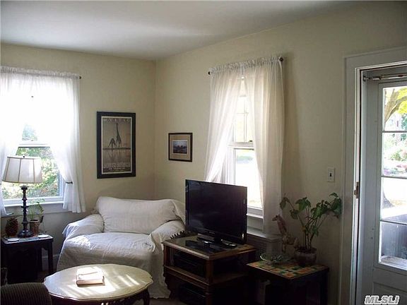 4th image of 27 Burlington Blvd