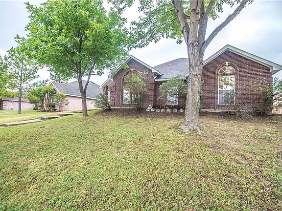 2nd image of 631 Primrose Ln