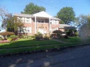 5 Farmstead Ln, Fairfield, NJ 07004