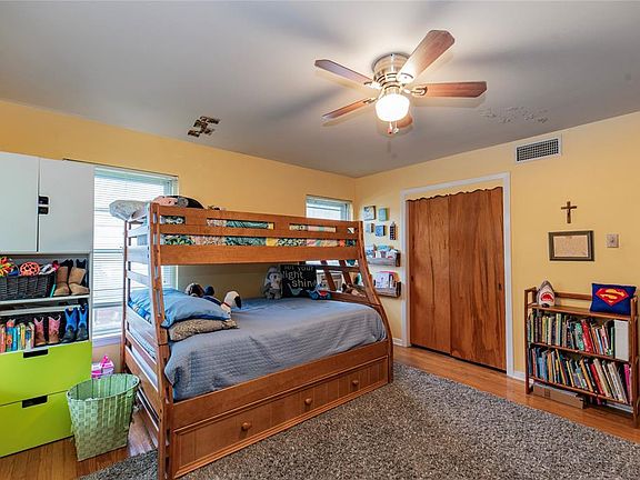 4th image of 824 Carney Dr