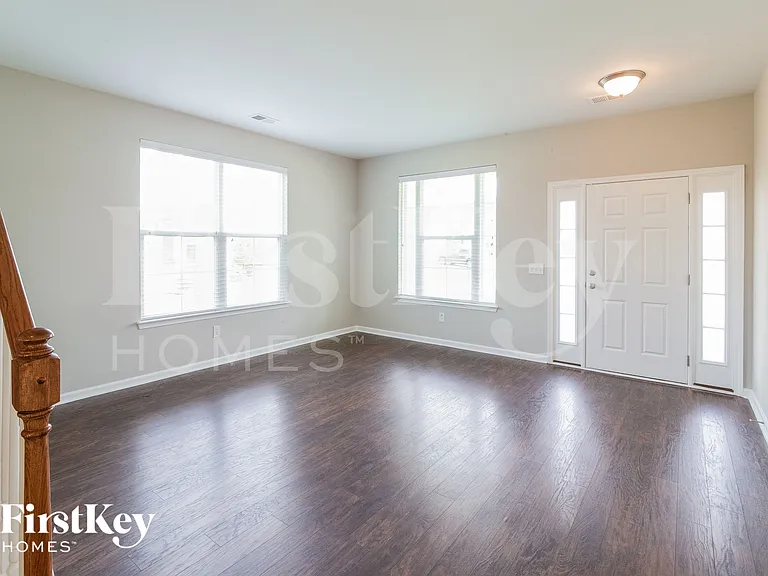 200 Palmetto Village Cir — Photo 3