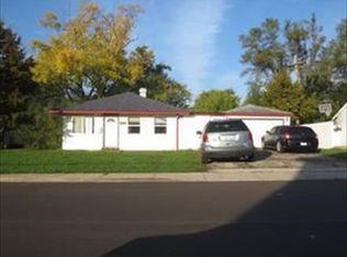 1706 Papoose Rd, Carpentersville, IL 60110