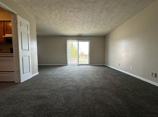 123 S. Regency Dr, Bloomington, IL 61701