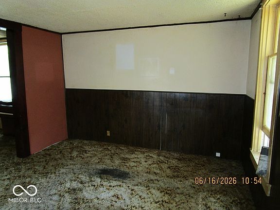 3rd image of 210 S Main St