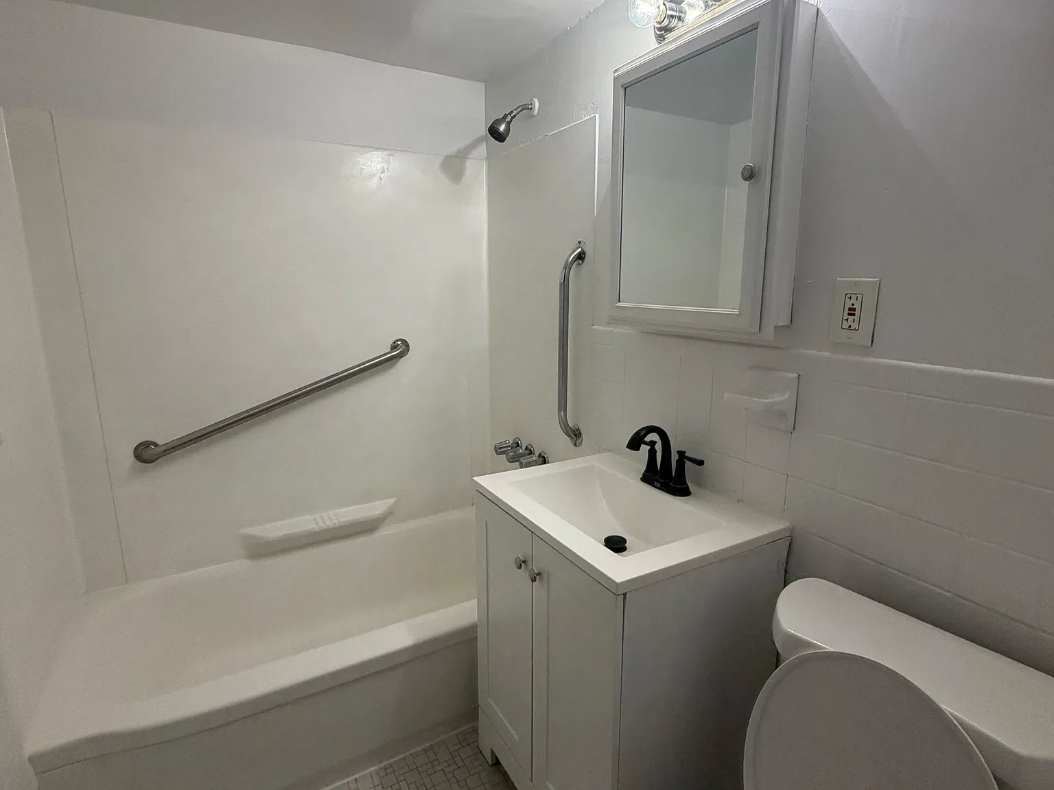 1 bed, 840 sqft, $1,695 — Photo 3