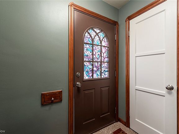 3rd image of 2210 Elbur Ave