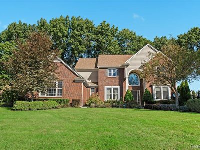 13802 Forest Ridge Cir, South Lyon, MI, 48178