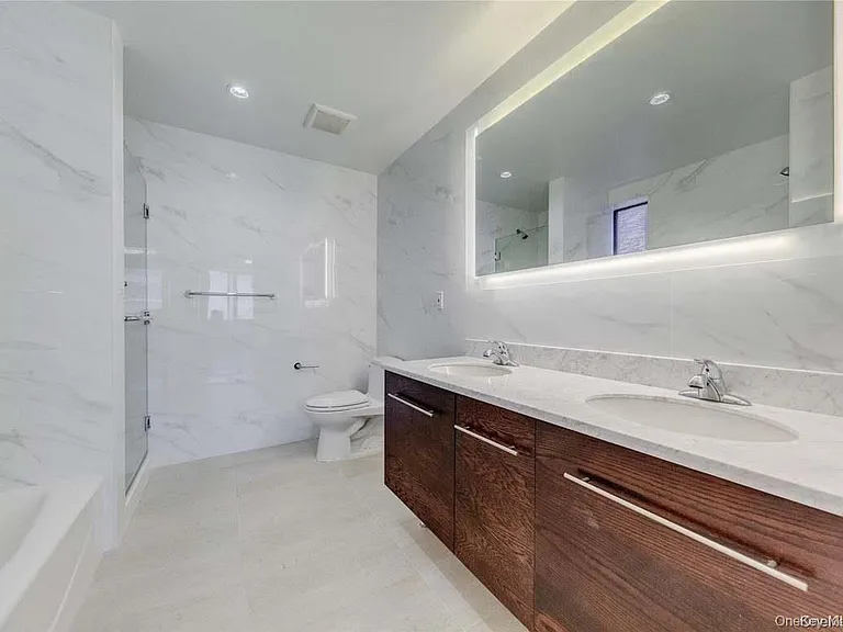 13646 41st Ave #2A — Photo 9