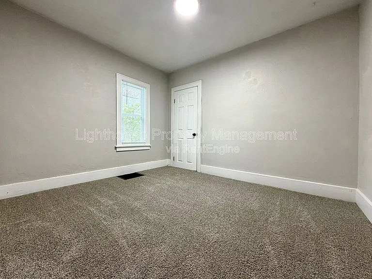 2145 8th St — Photo 15