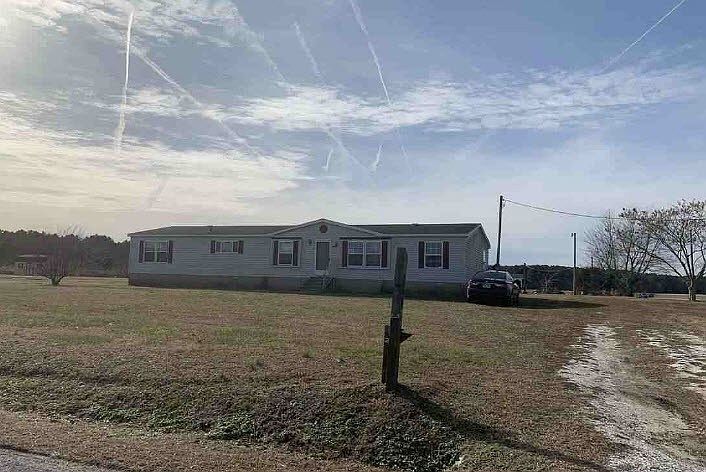 2nd image of 28048 Gargatha Landing Rd