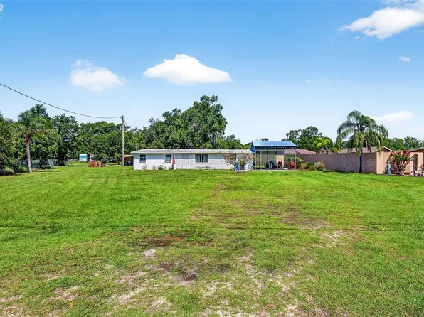 1105 Branch Acres Dr, Plant City, FL 33565