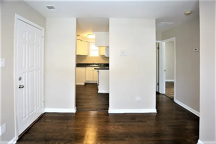 3517-21 W Grace St #1W — Photo 3