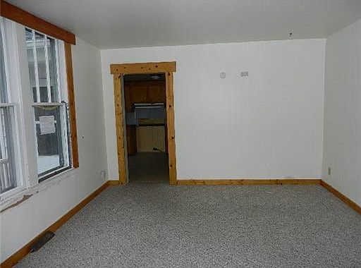 3rd image of 203 S Oxford St