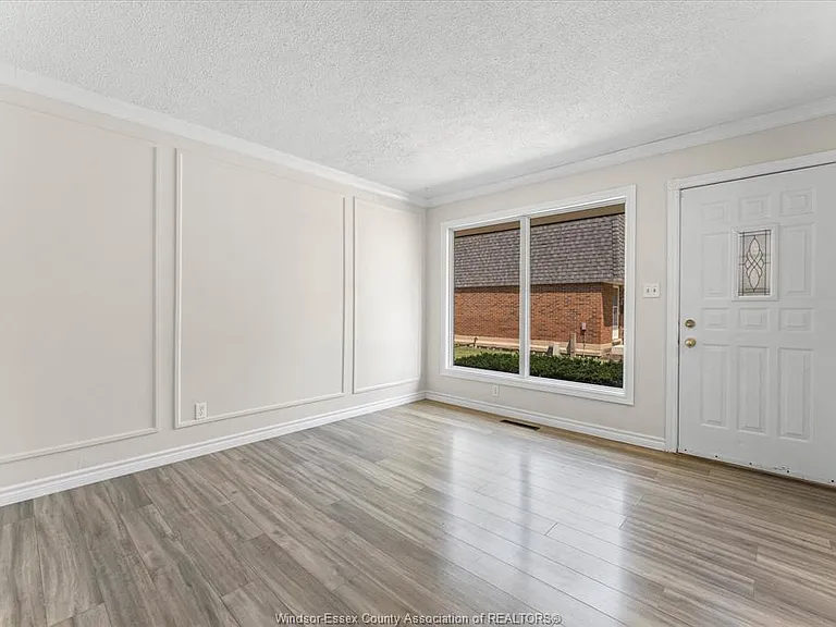 272 Victoria St S #40 — Photo 10