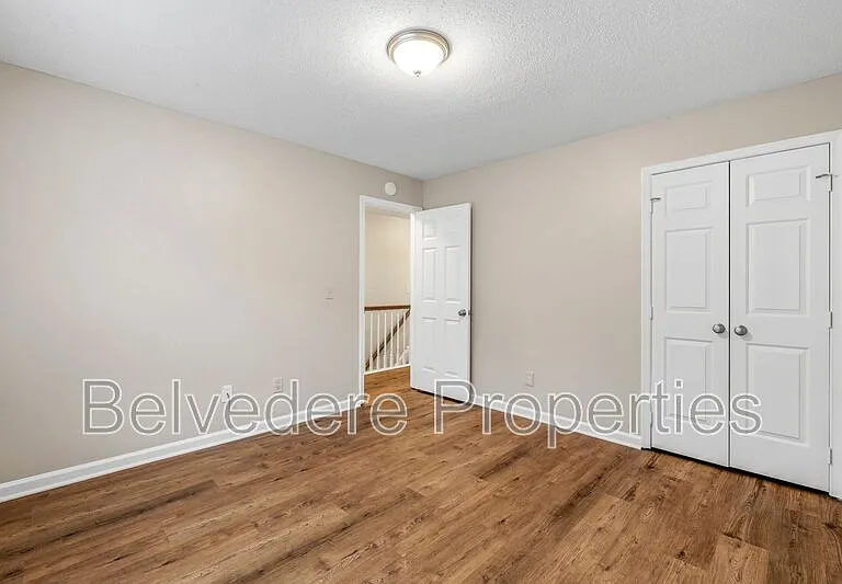 2320 Meadow Gate Dr — Photo 20