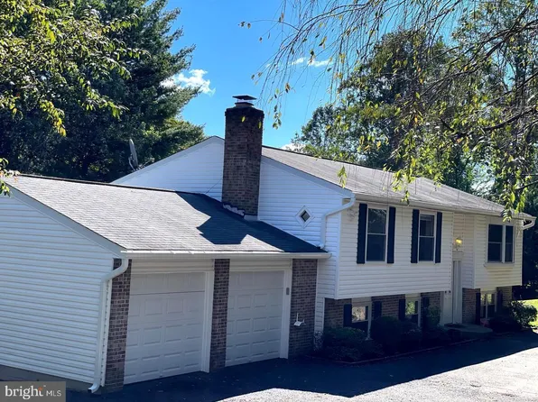 1115 Riva Ridge Dr, Great Falls, VA 22066