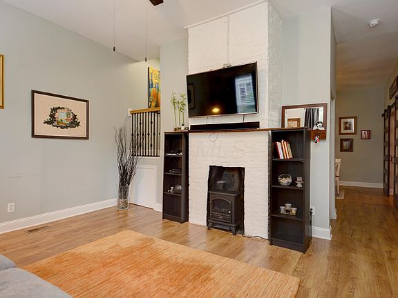 3rd image of 1057 Franklin Ave