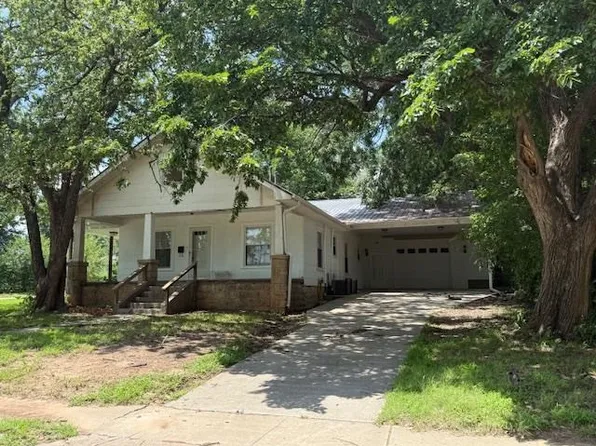 1018 S 9th St, Ponca City, OK 74601