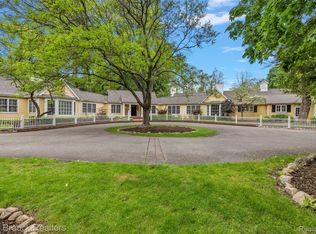 760 Lone Pine Rd, Bloomfield Hills, MI 48304
