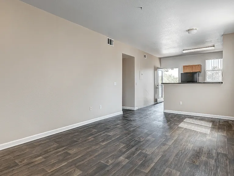 The Berkeley Apartments — Photo 9