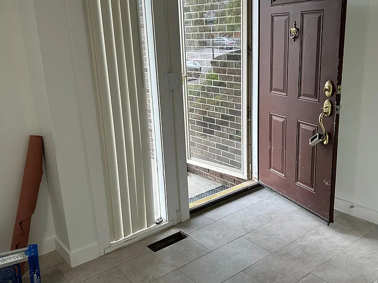 Roanoke Towne St — Photo 14