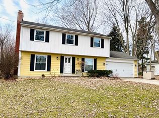 118 W Gloucester Dr, Saginaw, MI 48609