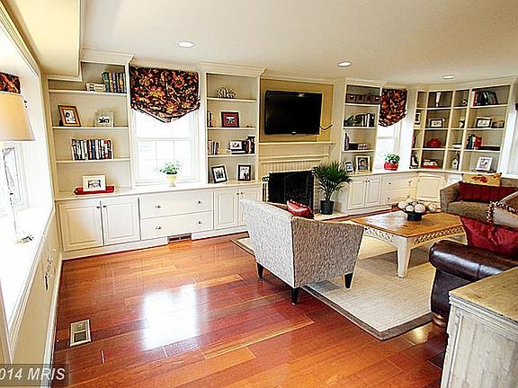 4th image of 4224 Majestic Ln