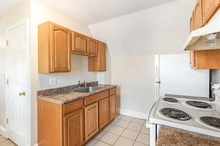 27 Astor St #2 — Photo 1