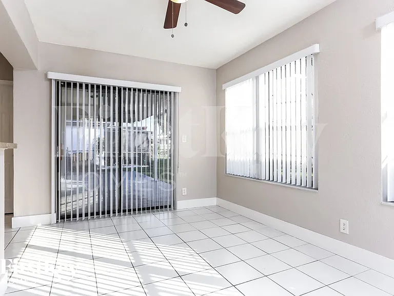 7720 Juniper St — Photo 6