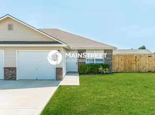 212 Palmer Ct, Pleasant Hill, MO 64080