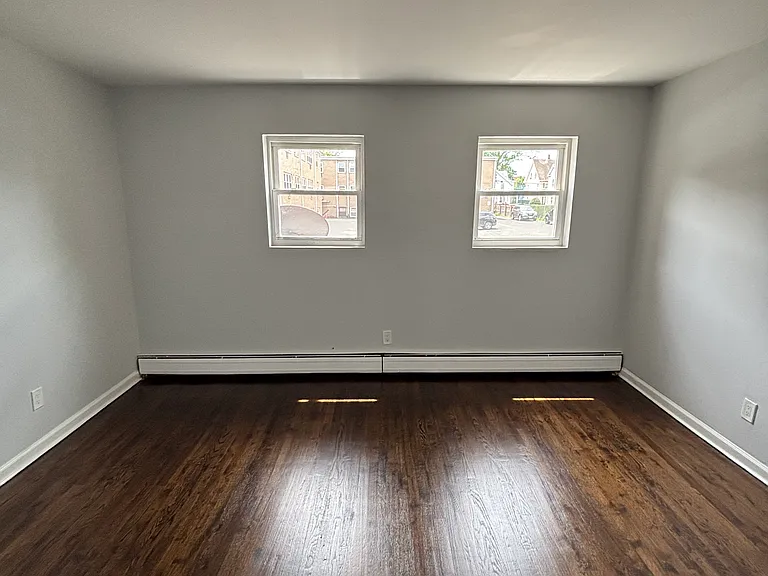 420 W 7th St #5 — Photo 8