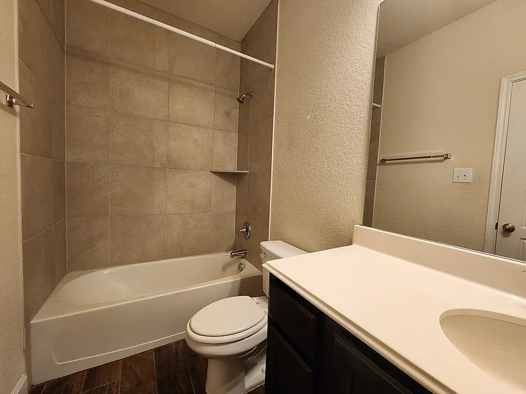 1201 Old FM 306 — Photo 20