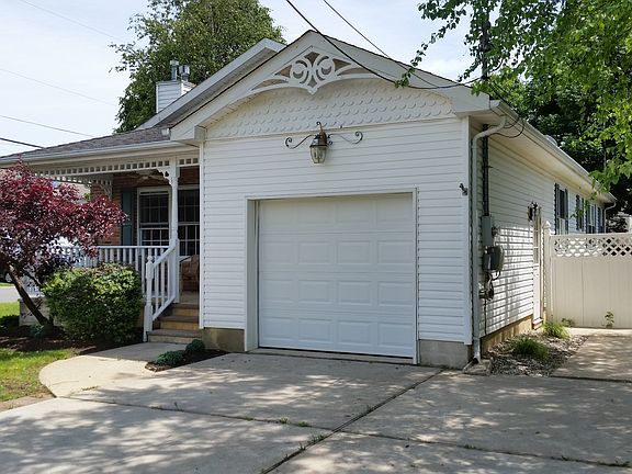 2nd image of 3465 Bowen Pl