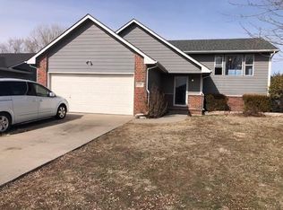 220 Sheffield St, Newton, KS 67114