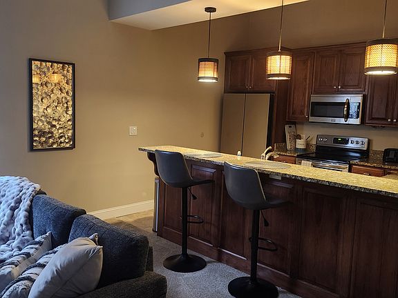 2nd image of 216 Putnam St #302
