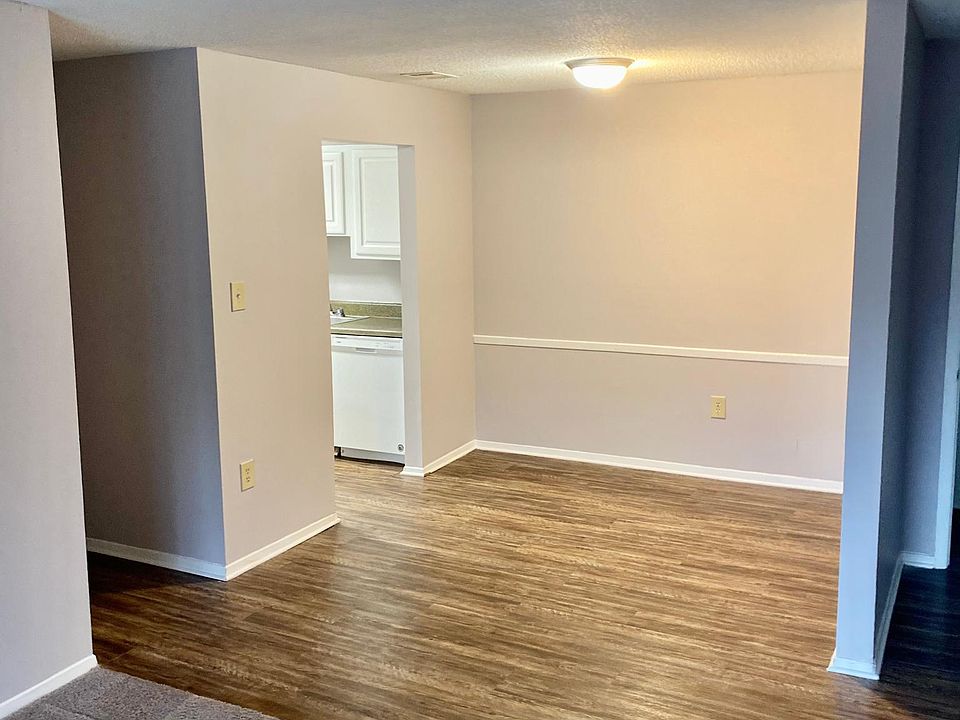 2nd image of 880 Lindh Rd #202